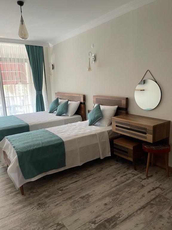 Standart Oda, Kara Manzaralı