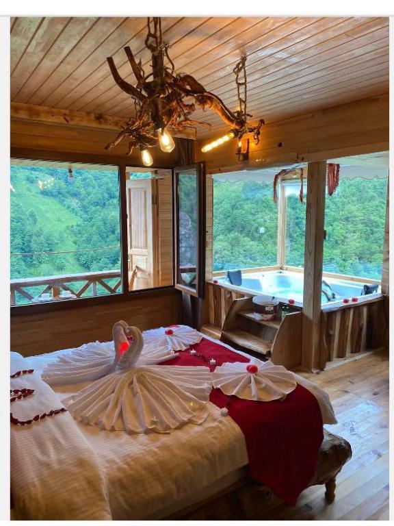 Balayı Suite,Nehir Manzaralı,Jakuzili