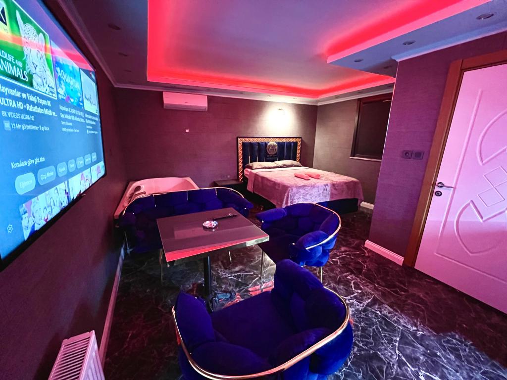 Deluxe Room, Street View (Jacuzzi)