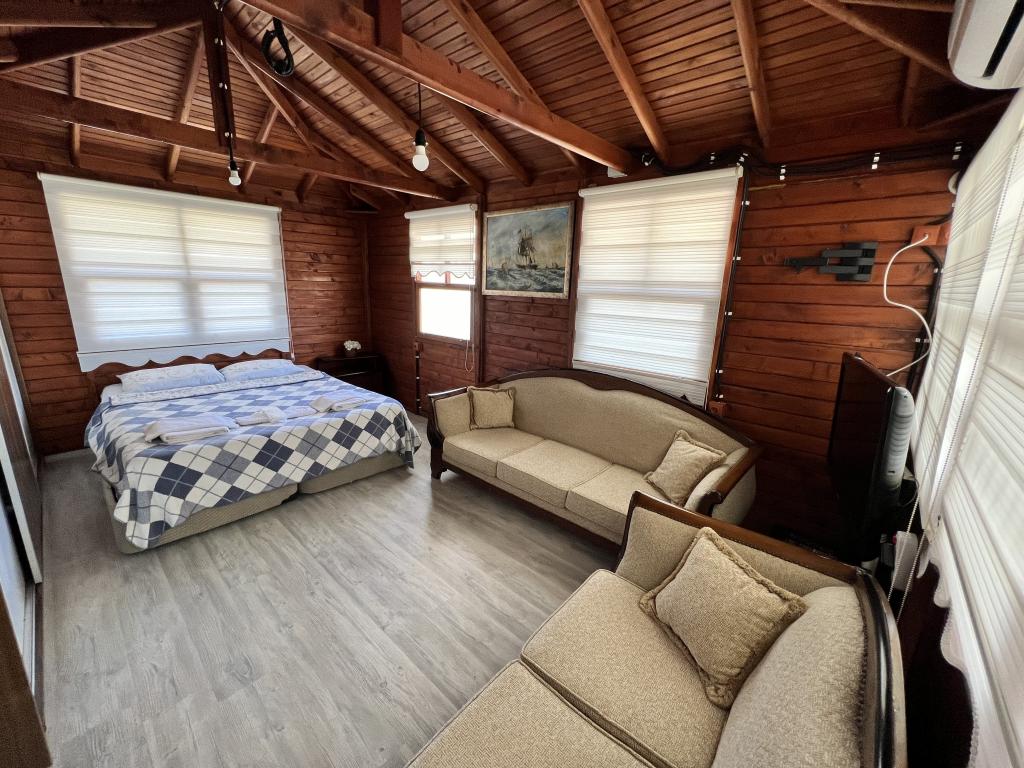 Standart Oda, Bahçe Manzaralı (4 Kişilik, Balkonlu)