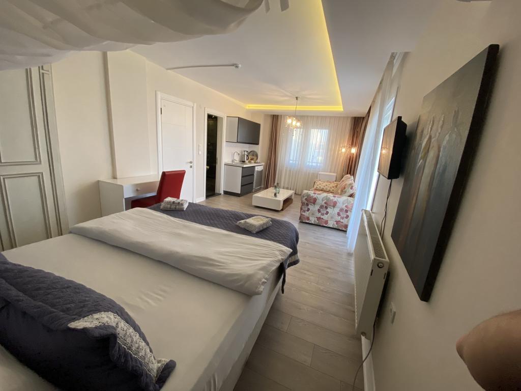 Deluxe Apart Oda,Havuz Manzaralı,Balkonlu
