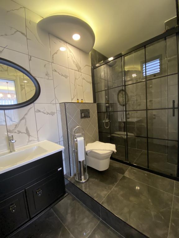 Deluxe Apart Oda,Havuz Manzaralı,Balkonlu