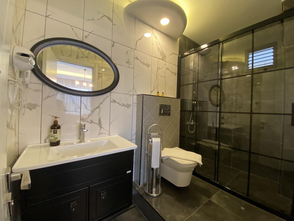 Deluxe Apart Oda,Havuz Manzaralı,Balkonlu