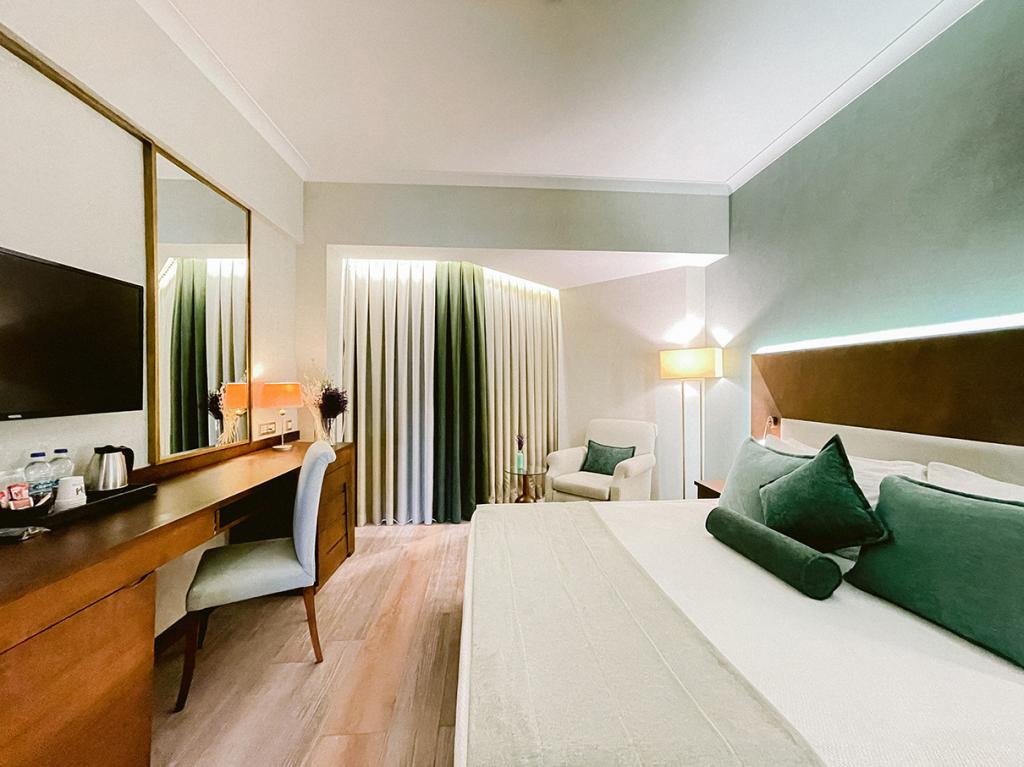 Premium Room, Partial Sea View