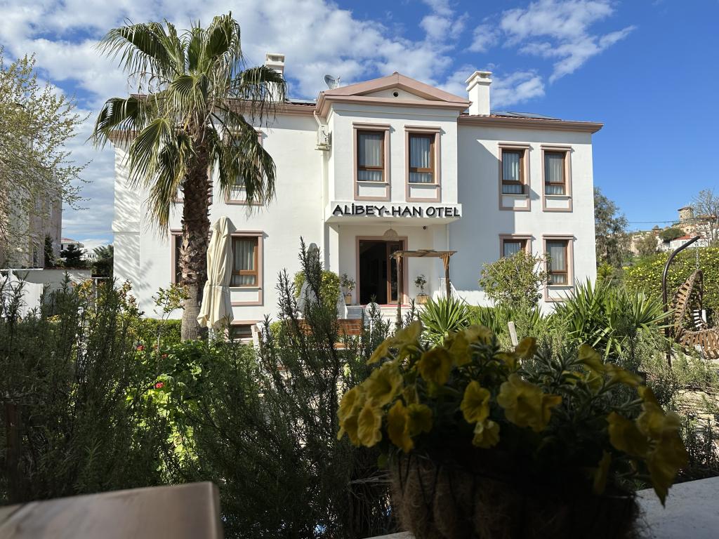 Cunda Alibey Han Otel