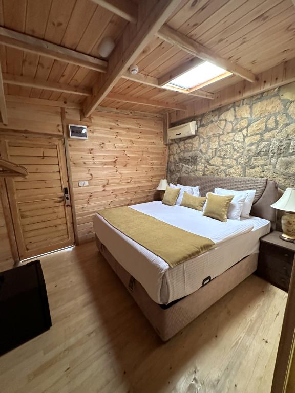 Standard Bungalow, Sea And Mountain View, Access To Pool