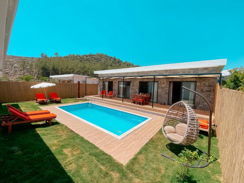 Villa, Pool Or Mountain View