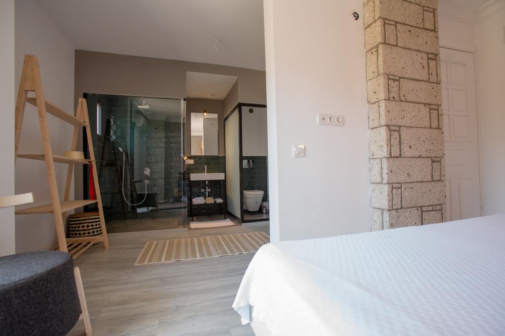 Deluxe Oda,Bahçe Manzaralı,Balkonlu