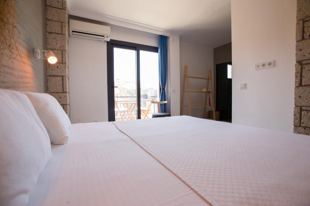 Deluxe Oda,Bahçe Manzaralı,Balkonlu