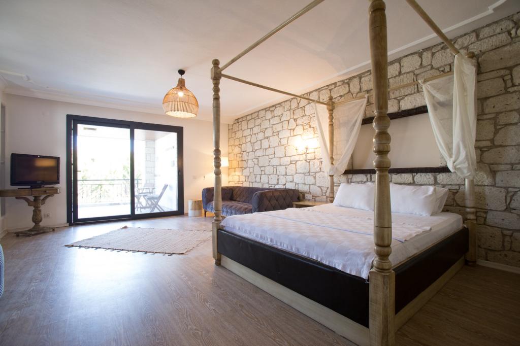 Luxury Suite,Havuz Manzaralı,Şömineli ve Balkonlu