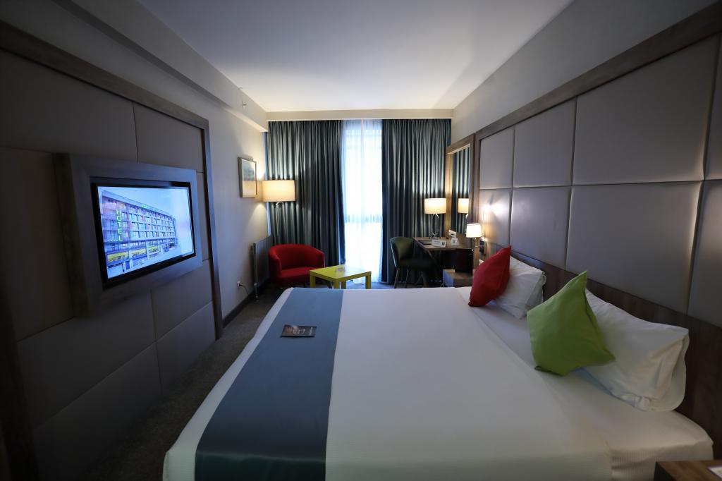 Aile Deluxe Odası, Şehir Manzaralı