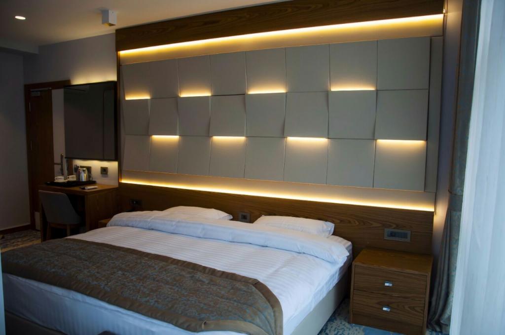 Standart Oda, Kara Manzaralı