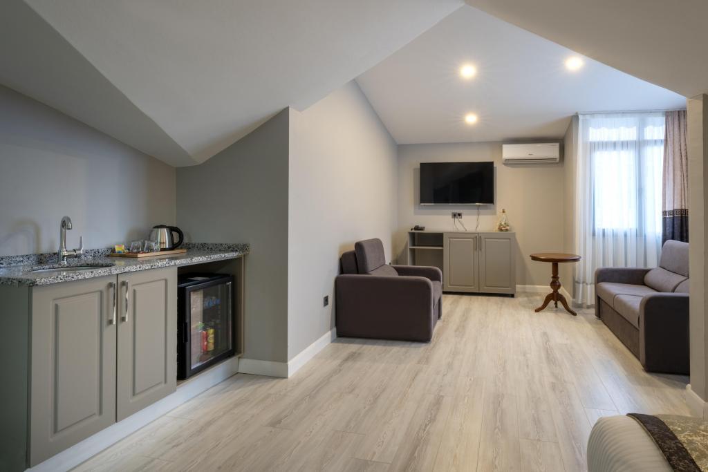 Family Room, City View (Without Balcony)
