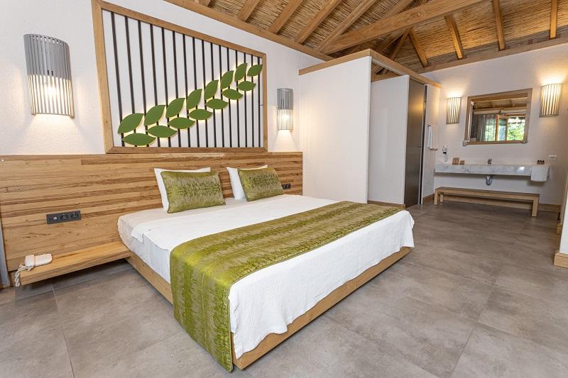 Deluxe Bungalow Room, Pool View