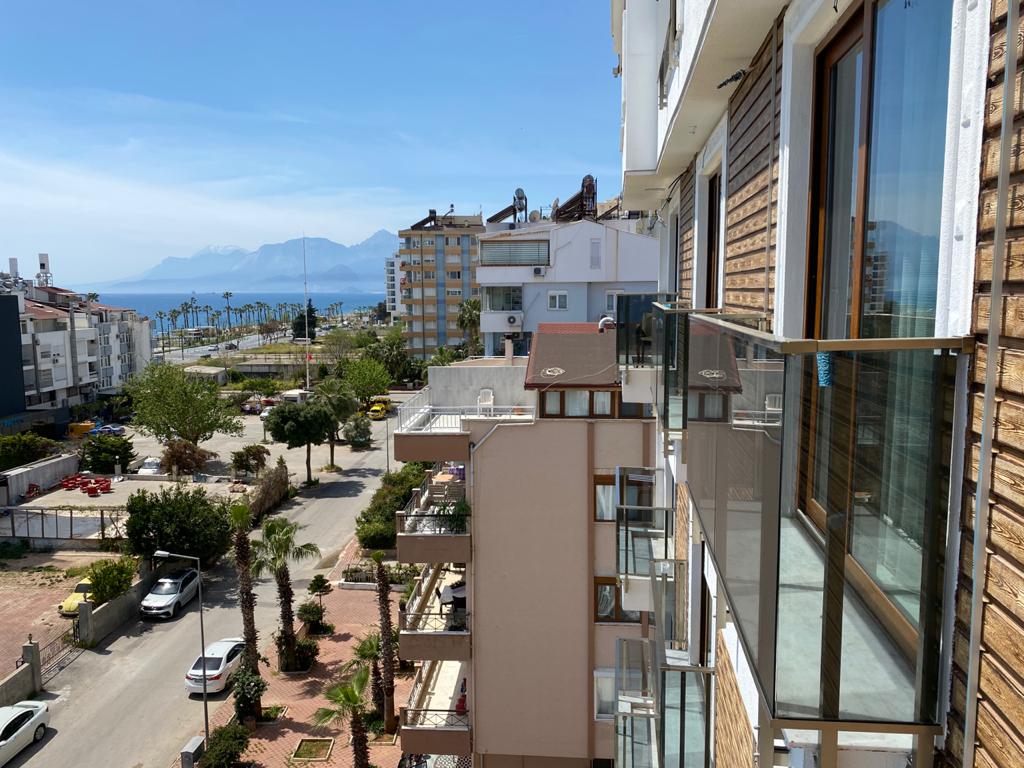 Triple,Deniz veya Kara Manzaralı,Fransız Balkonlu