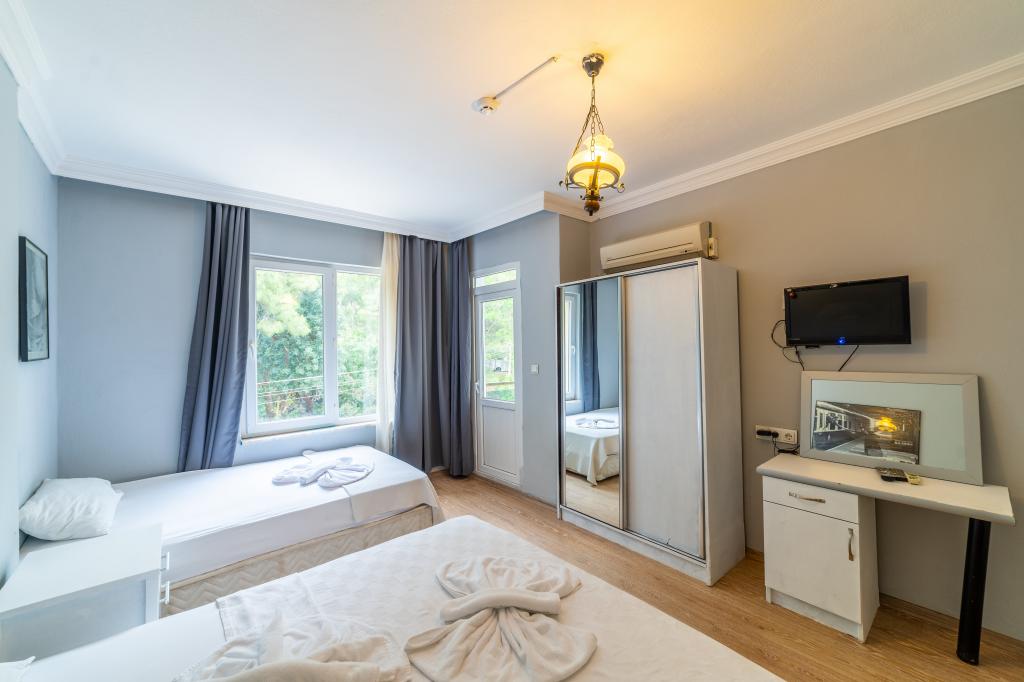 Standart Oda, Kara Veya Havuz Manzaralı