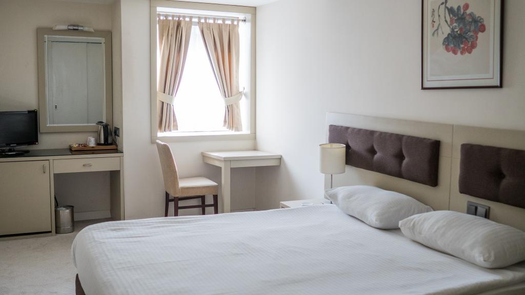 Standart Oda, Şehir Manzaralı