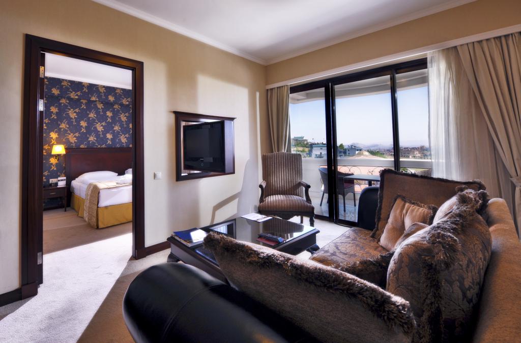 Suit Oda, Şehir Manzaralı