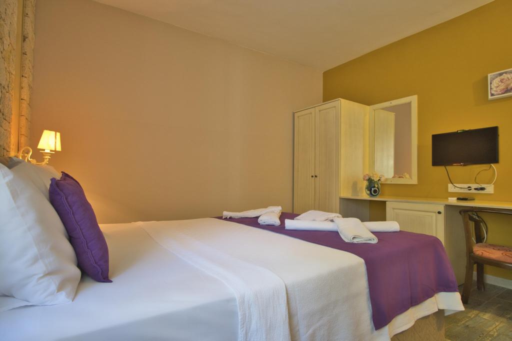 Standard Room, Viewless