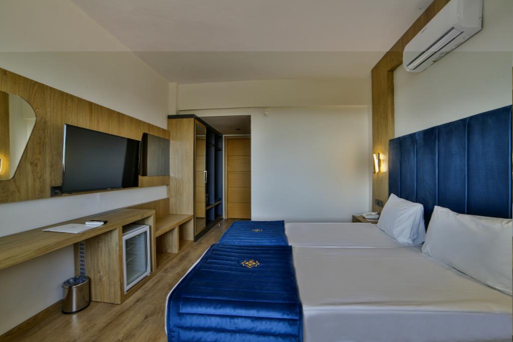 Economy Room, City View (Without Balcony)