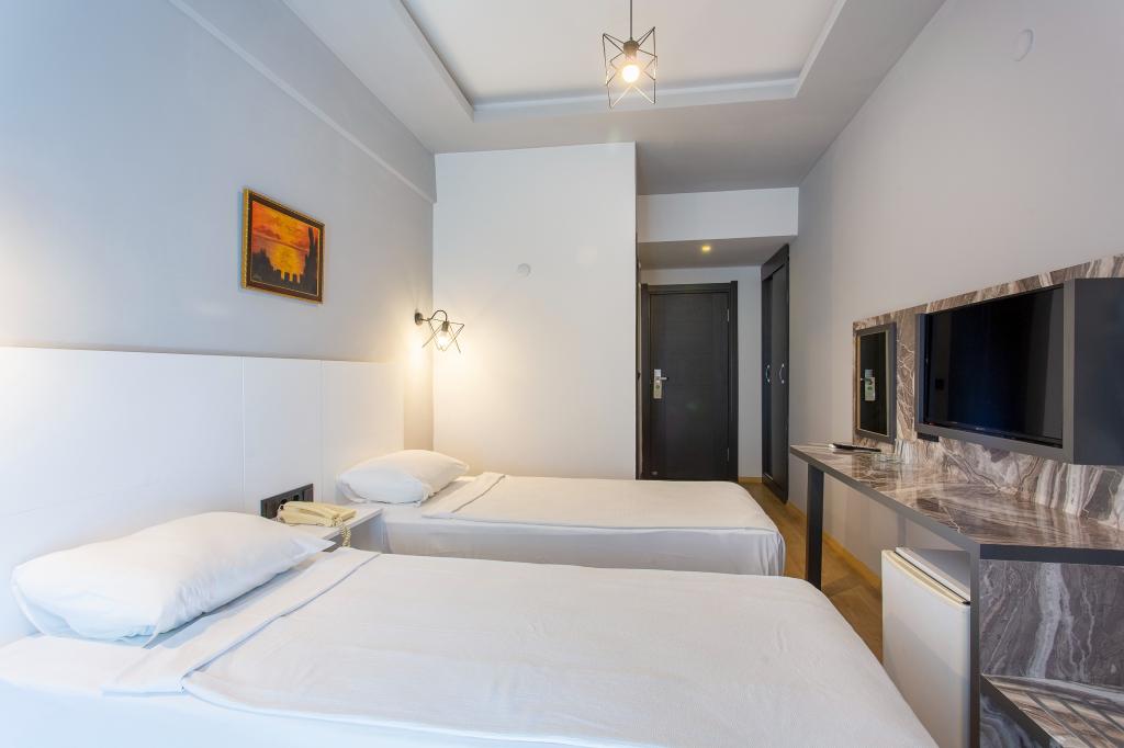 Standart Oda (3 Kişilik, Balkonlu)