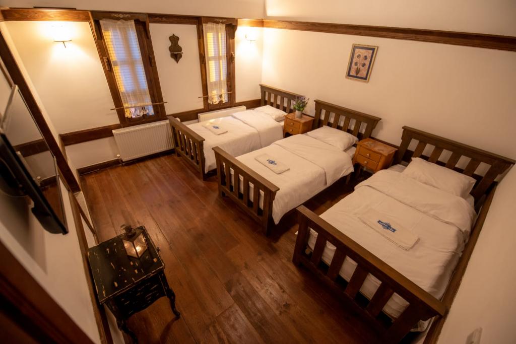 Aile Odası,şehir Veya Dağ Manzaralı