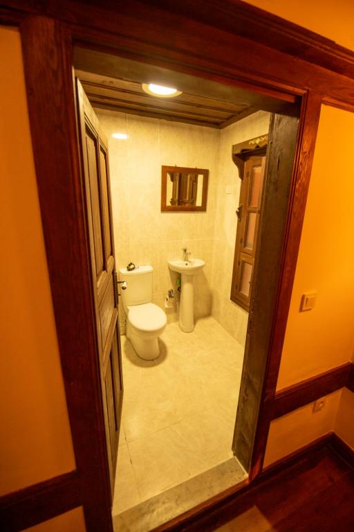 Aile Odası,şehir Veya Dağ Manzaralı