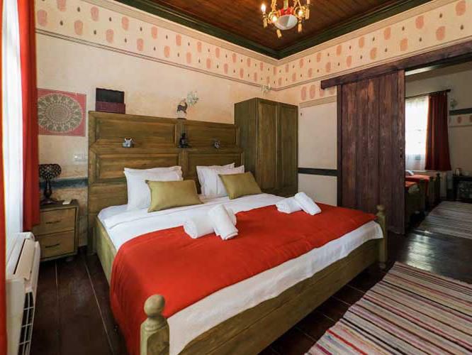 Bağlantılı Oda, Şehir Manzaralı