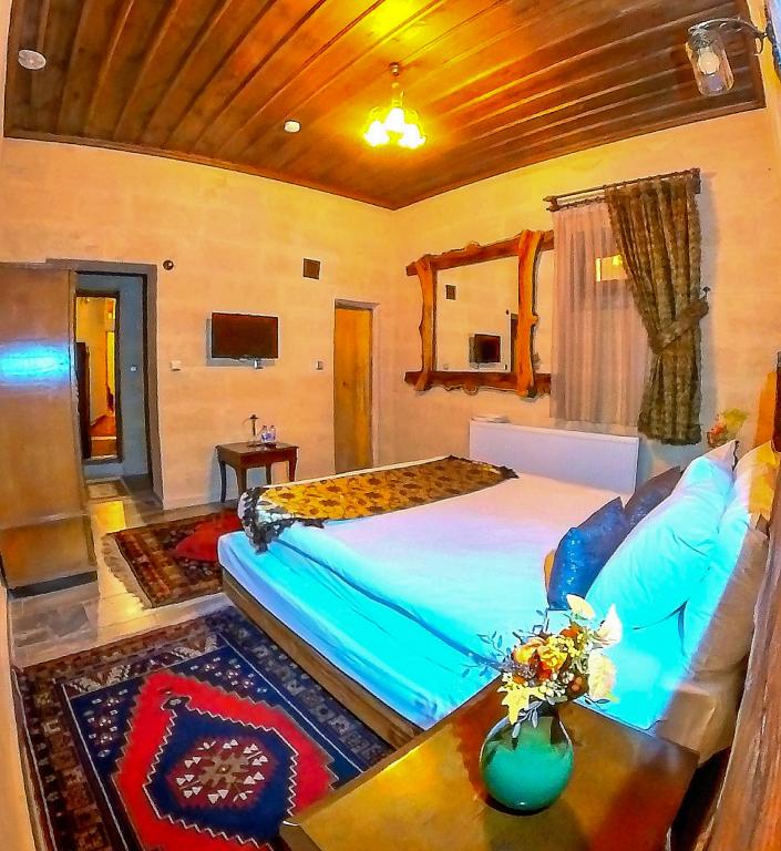 Economy Room, Viewless