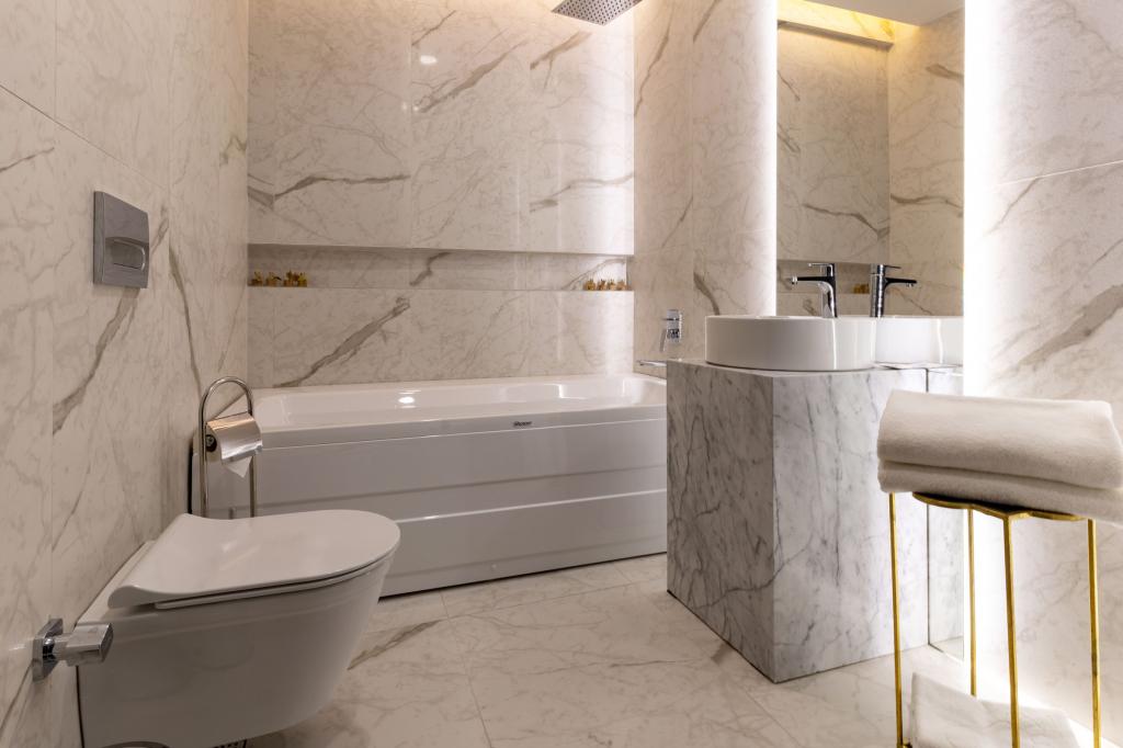 King Suite Room, City View