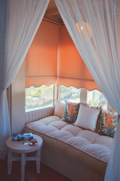 Deluxe Room With French Balcony (With Cumba), Street View, 1St Floor