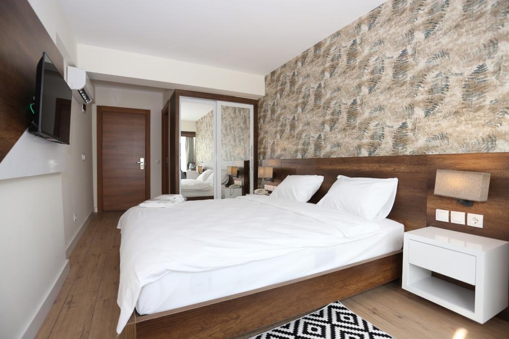 Deluxe Room, City View (Without Balcony)