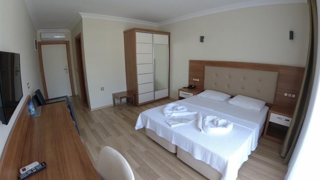 Standard Room, Land Or Pool View (Balcony)