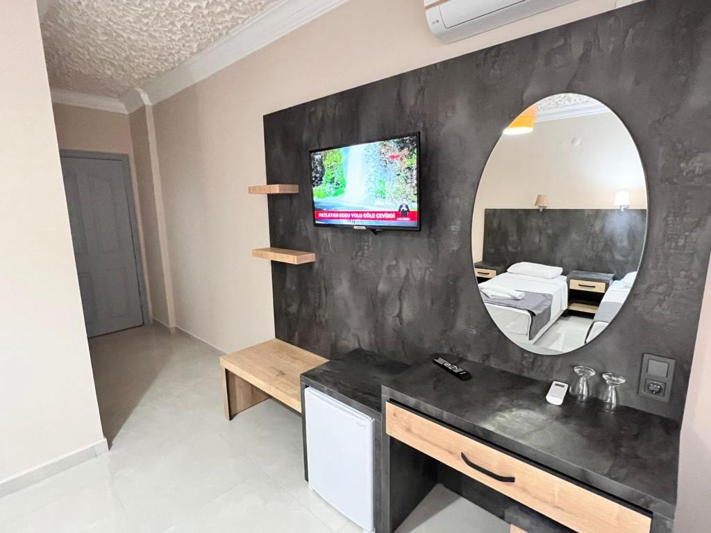 Standard Room, Sea Or Land View (Balcony)