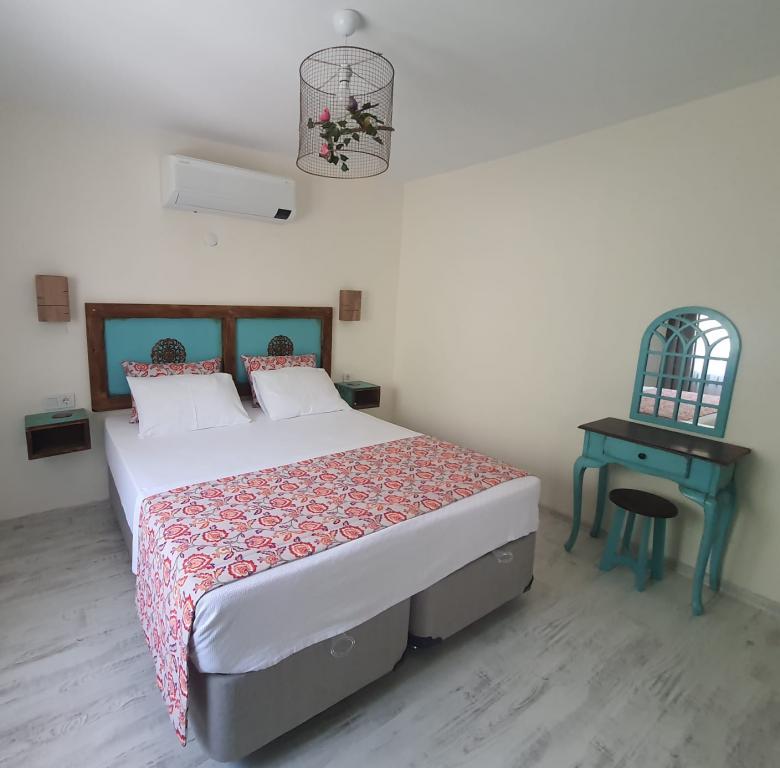 Green Room, Street View, Without Balcony