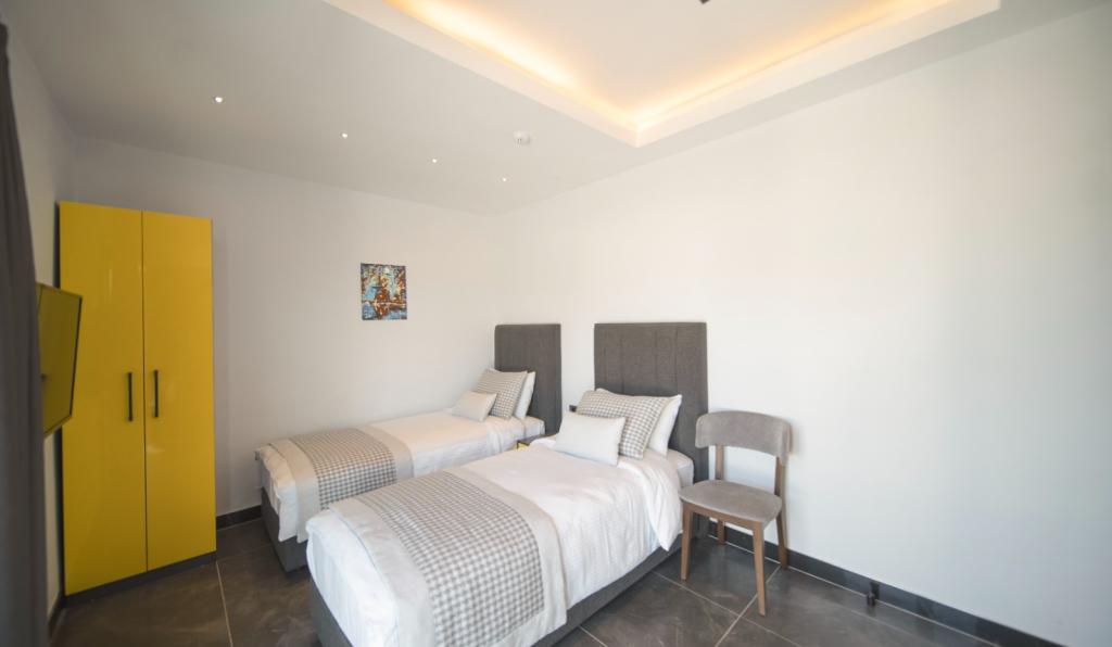Deluxe Suite Grand Room (Jacuzzi)