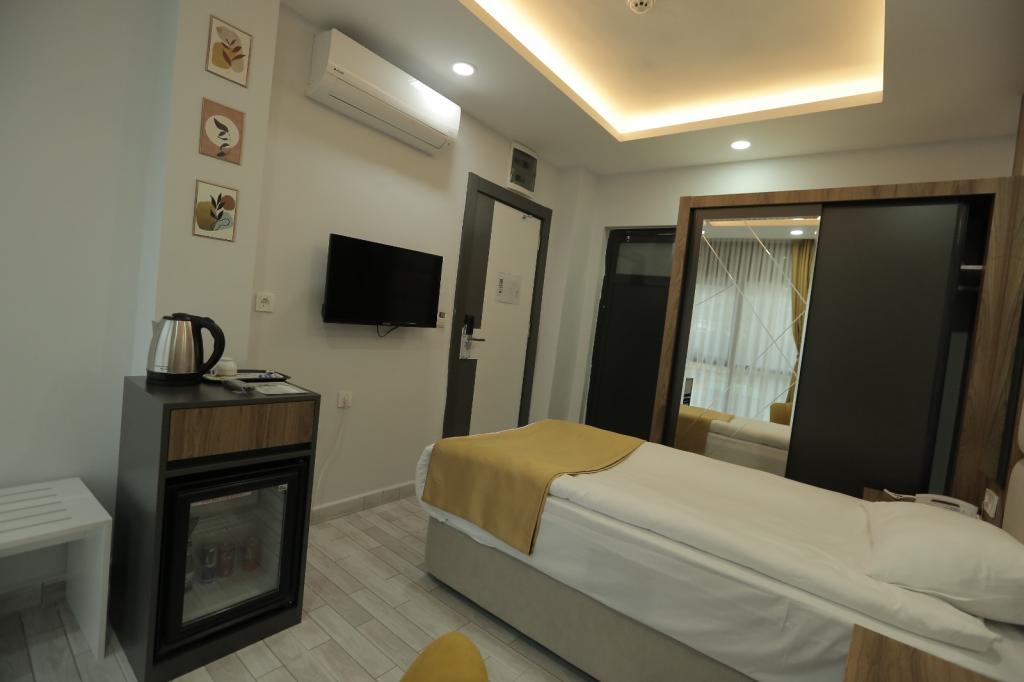 Standard Room, Mountain View (Without Balcony)