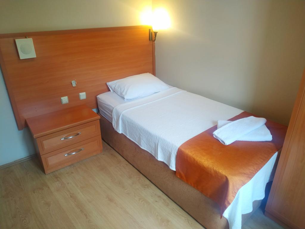 Standart Oda, Bahçe Manzaralı (1 Kişilik)