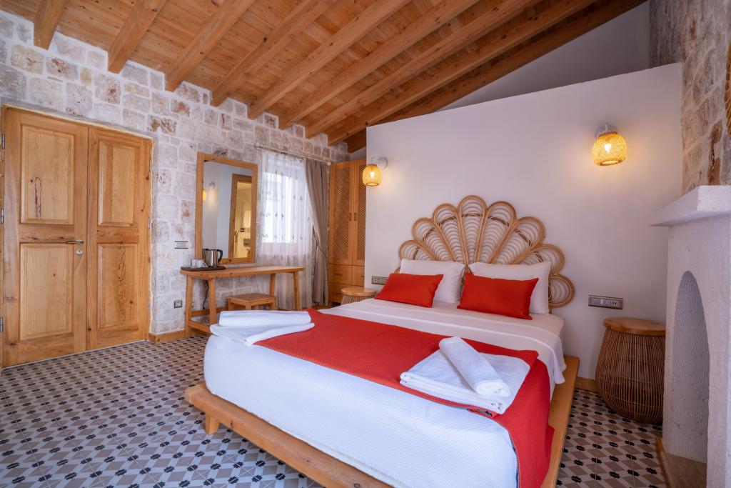 Stone Room, Viewless (Without Balcony)