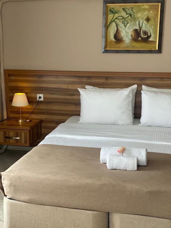 Standard Room, River View (3 Person)