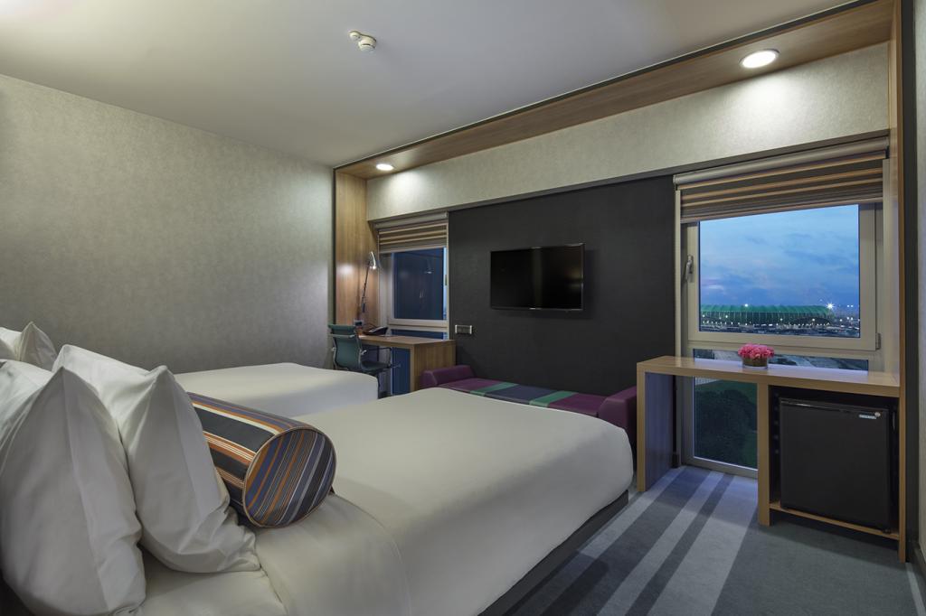 Iki Ayrı Yataklı Oda, Şehir Manzaralı