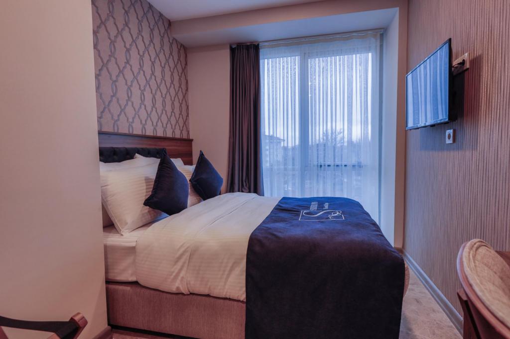 Standard Room, City View