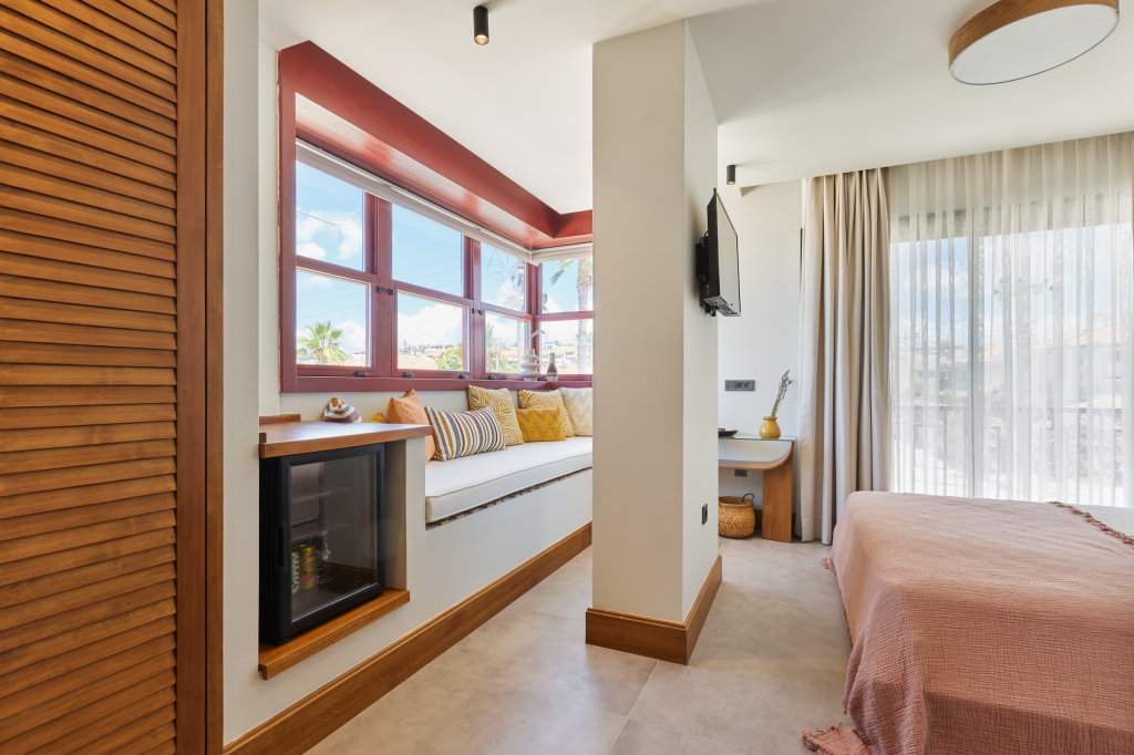 Deluxe Room, City View (Without Balcony)