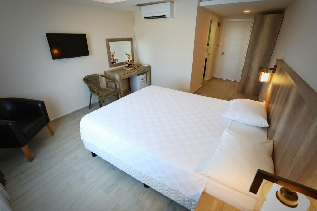 Garden Floor Room, Partial Sea View