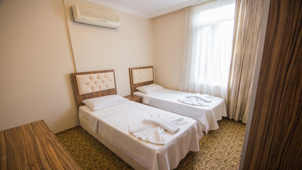 Standart Oda,Bahçe veya Sokak Manzaralı,Balkonsuz