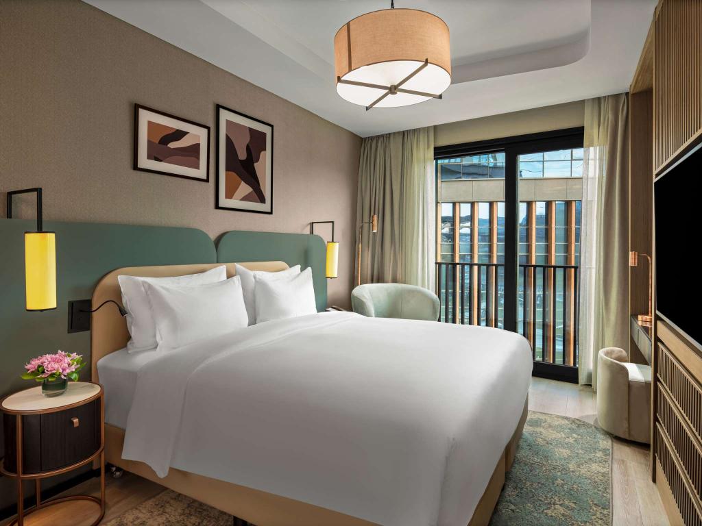 Deluxe King Room, City View