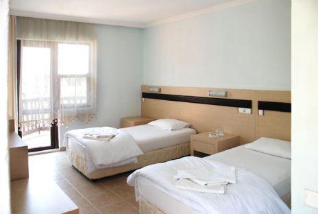 Standart Oda, Bahçe Manzaralı (3 Kişilik, Balkonlu)