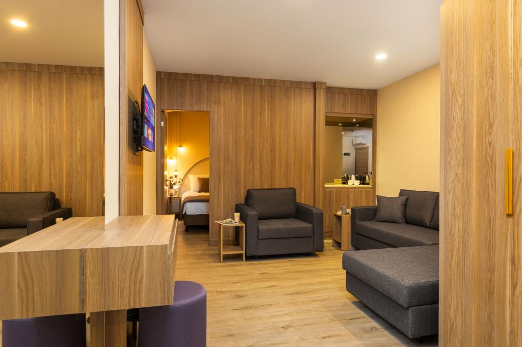 King Premium Suite Room, Land View (No Smoking)