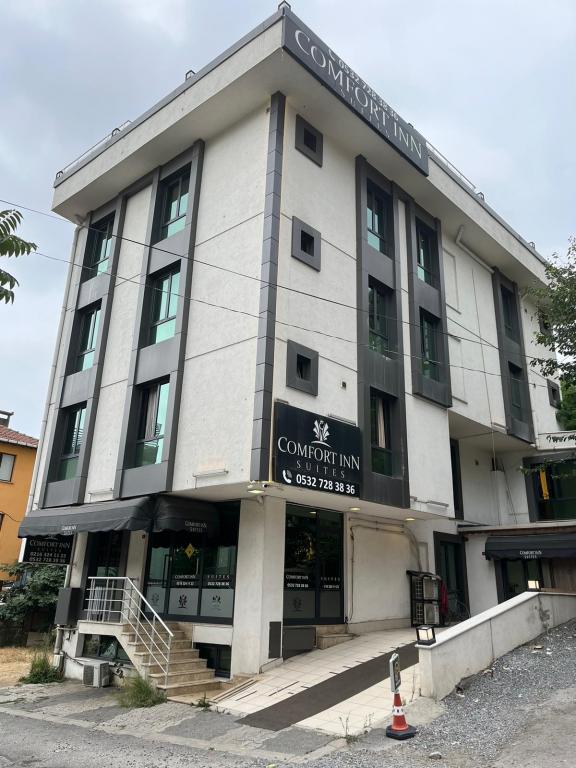 216 Comfort Inn Suıtes