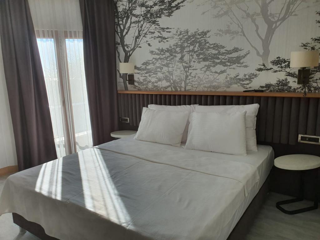 Standart Oda Balkonlu,Kara Manzaralı,Balkonlu